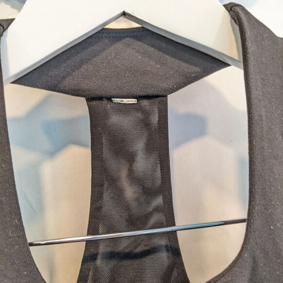 LULULEMON top size 4 in EUC - Picture 2 of 3